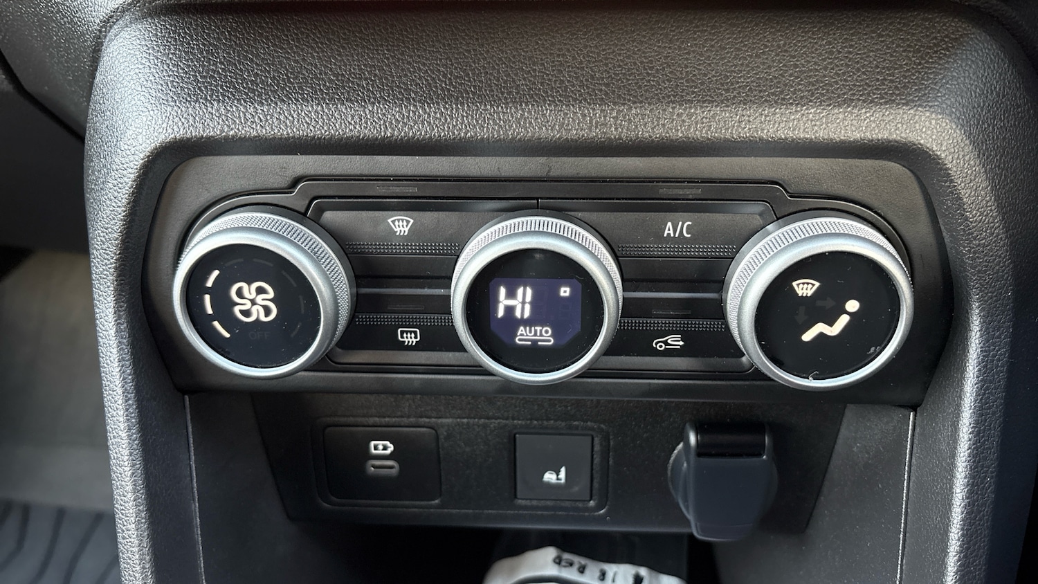 Used Dacia Jogger 2025 for sale - 77136834: Photo 37