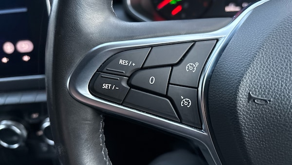Used Renault Clio 2019 for sale - 76299243: Photo 36