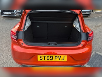 Used Renault Clio 2019 for sale - 76299243: Photo 4
