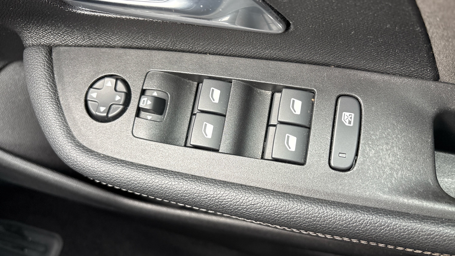 Used Vauxhall Mokka 2023 for sale - 77652929: Photo 21