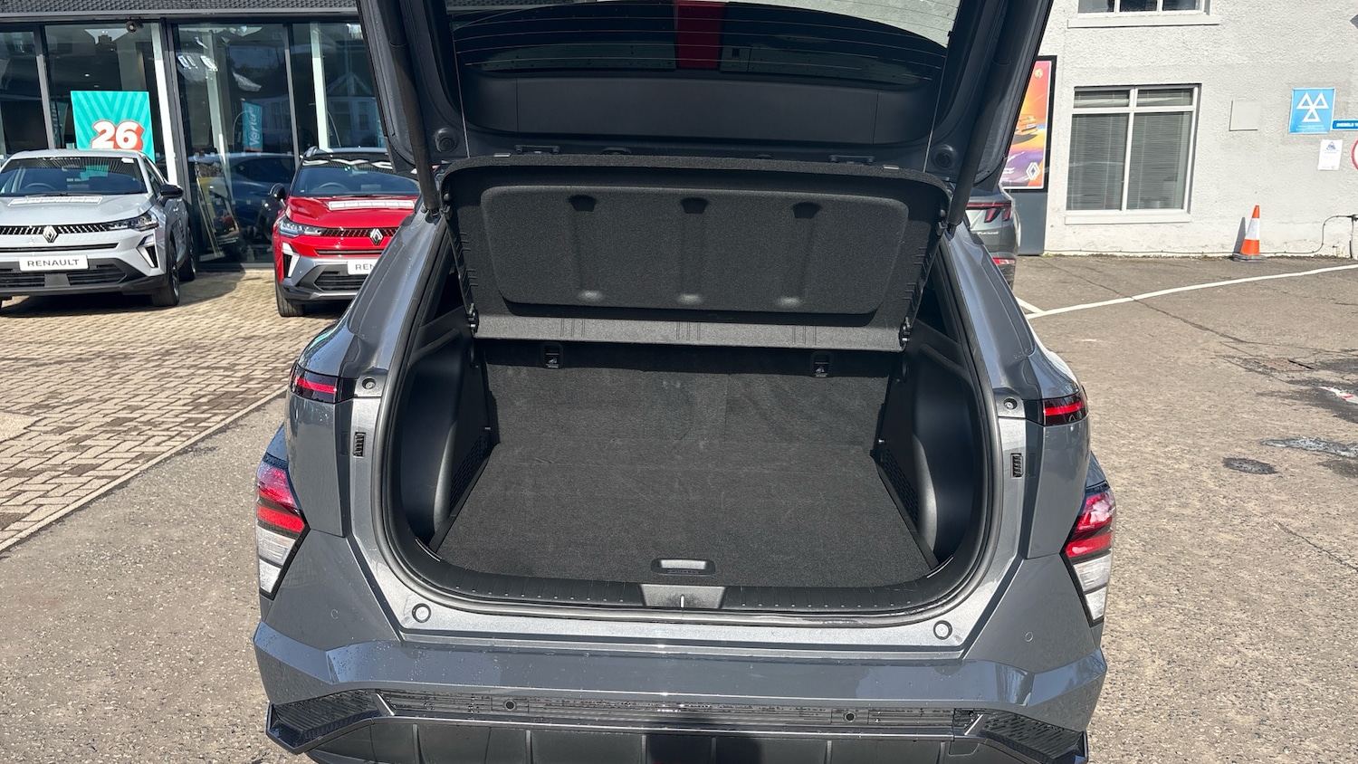 Used Hyundai KONA 2025 for sale - 77937700: Photo 4