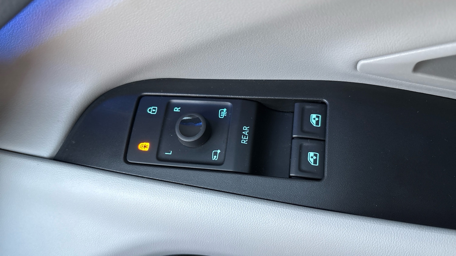 Used Ford Explorer 2025 for sale - 76931101: Photo 48