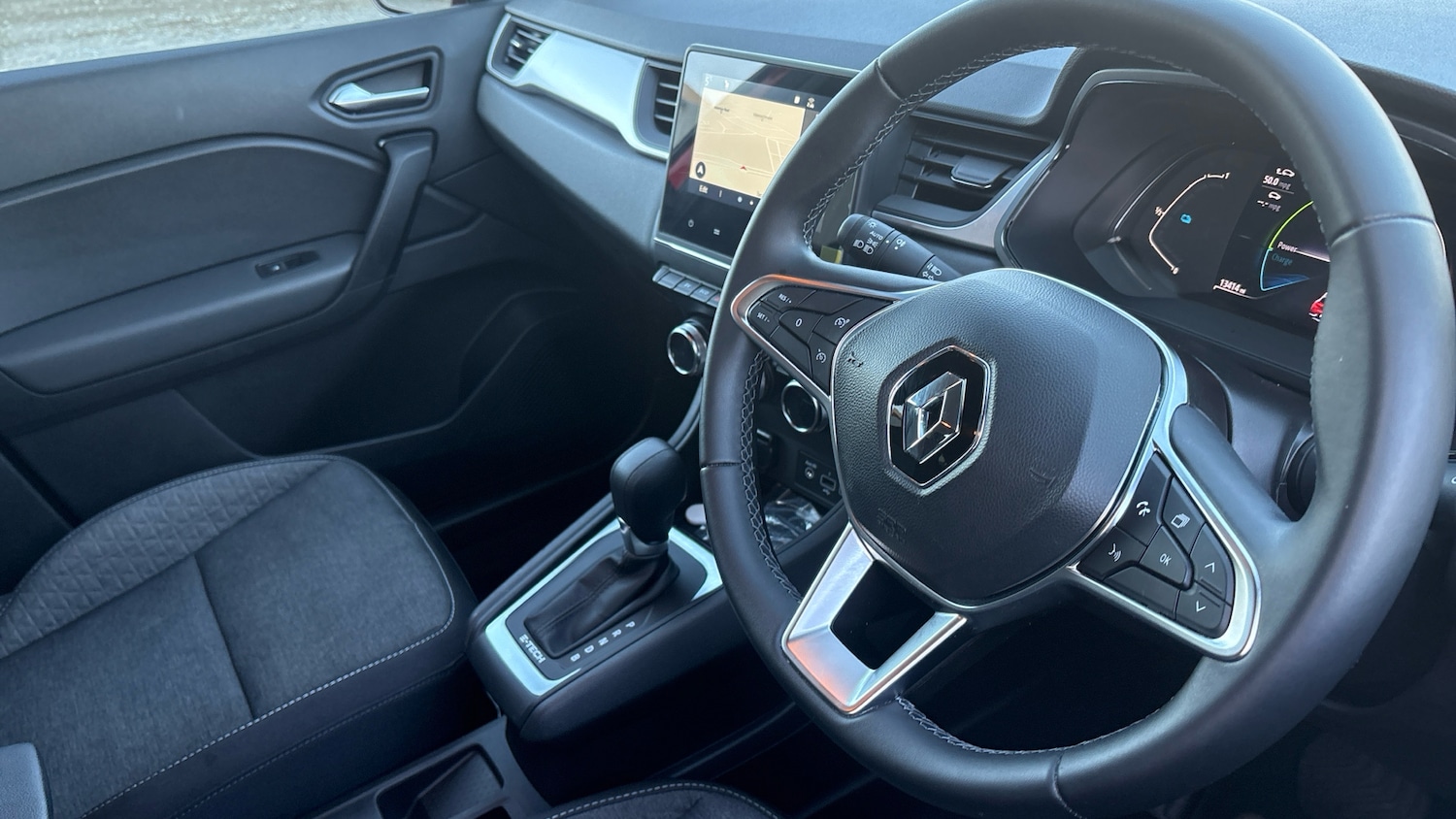 Used Renault Captur 2023 for sale - 76578459: Photo 11