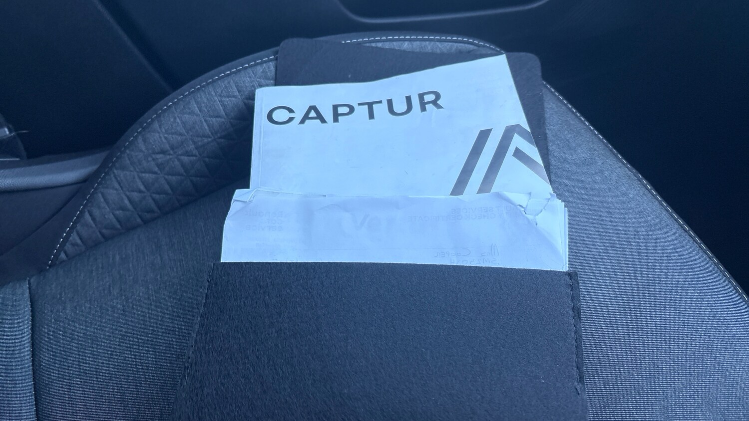 Used Renault Captur 2023 for sale - 76578459: Photo 19