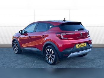 Used Renault Captur 2023 for sale - 76578459: Photo