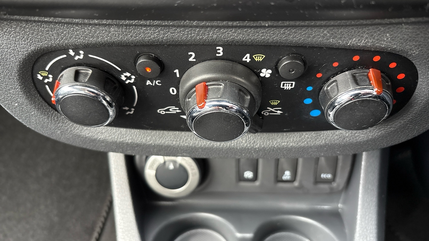 Used Dacia Duster 2016 for sale - 76776304: Photo 32