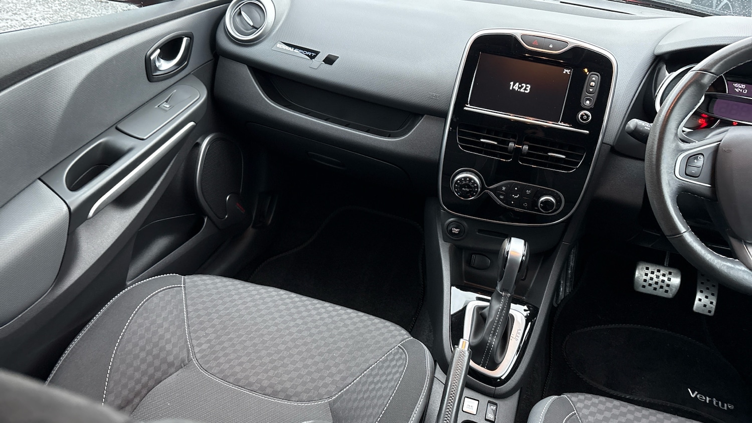 Used Renault Clio 2016 for sale - 77123989: Photo 14