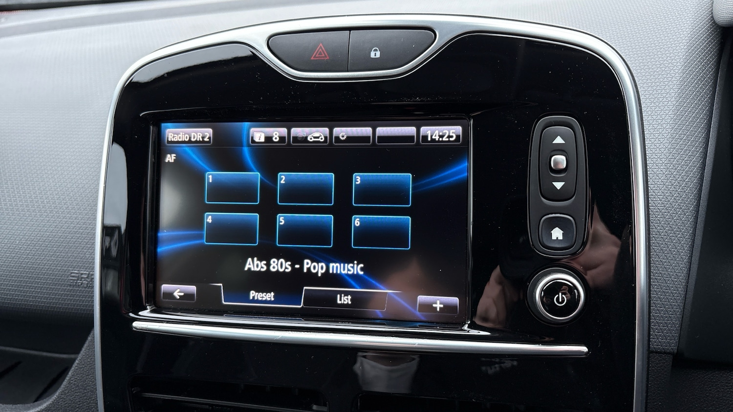 Used Renault Clio 2016 for sale - 77123989: Photo 28