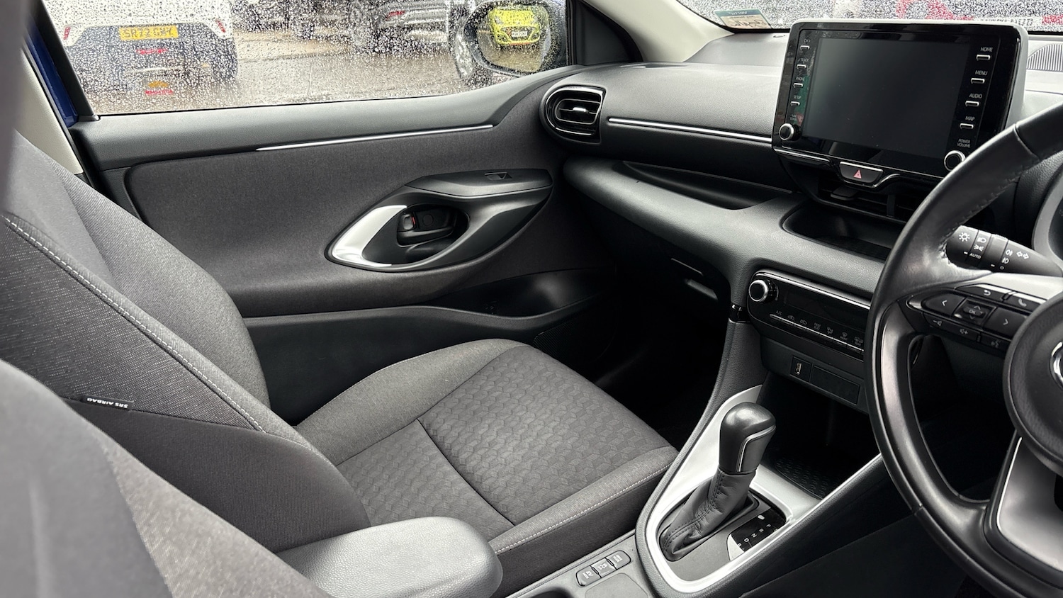 Used Toyota Yaris 2022 for sale - 76490393: Photo 14