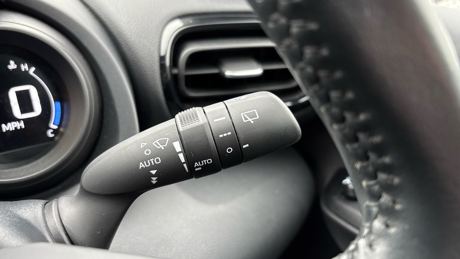 Used Toyota Yaris 2022 for sale - 76490393: Photo 27