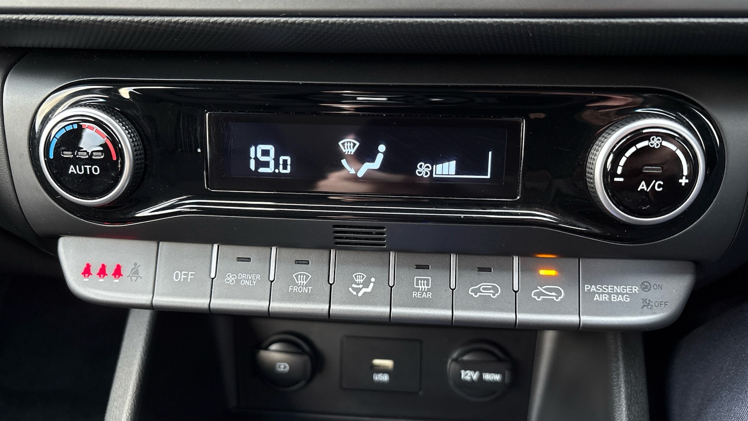 Used Hyundai KONA 2022 for sale - 77046134: Photo 31