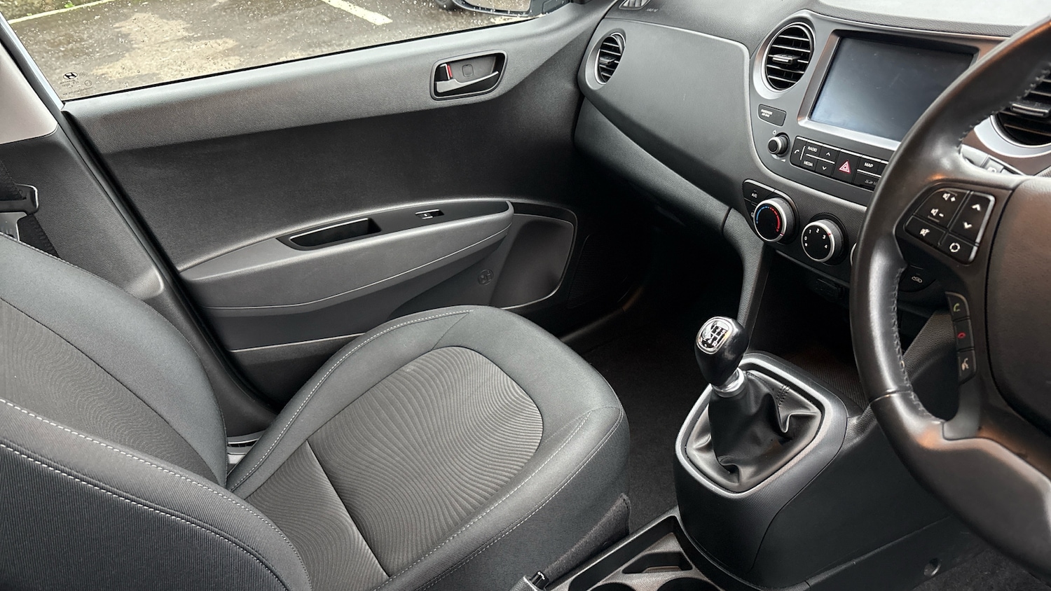 Used Hyundai i10 2019 for sale - 76974153: Photo 14