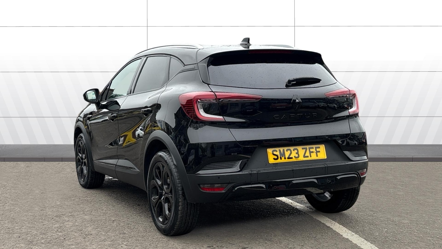 Used Renault Captur 2023 for sale - 77871892: Photo 2