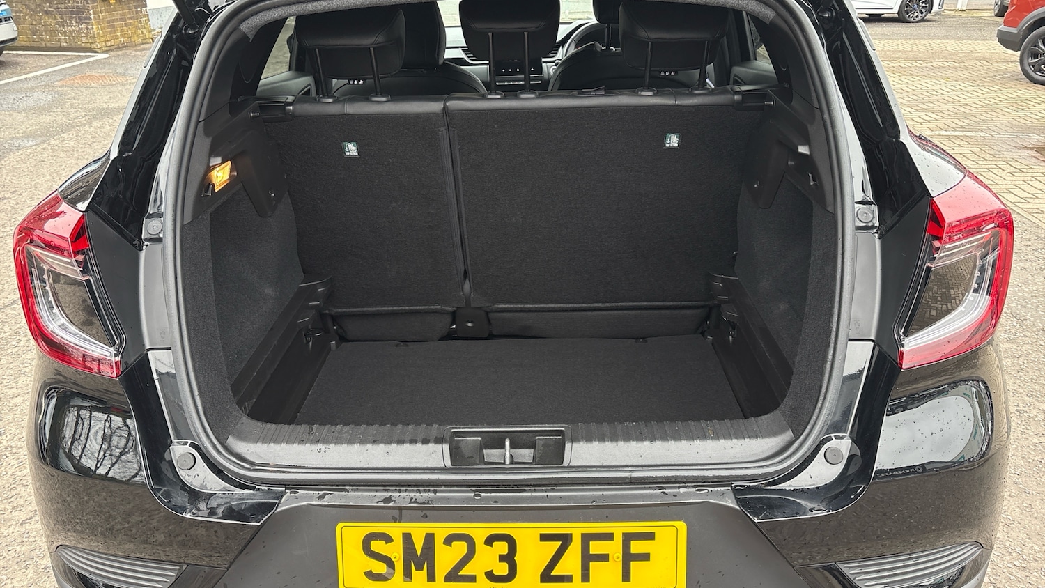 Used Renault Captur 2023 for sale - 77871892: Photo 4