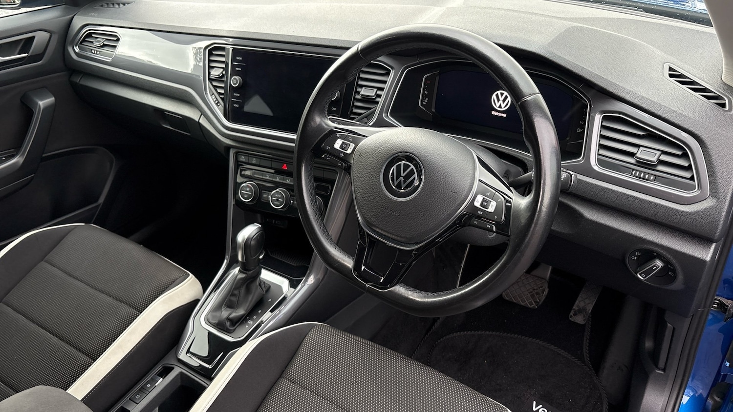 Used Volkswagen T-Roc 2021 for sale - 76766888: Photo 11