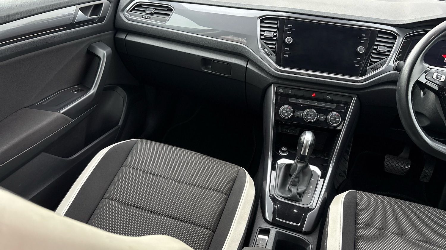 Used Volkswagen T-Roc 2021 for sale - 76766888: Photo 14