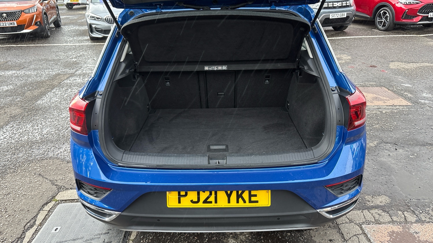 Used Volkswagen T-Roc 2021 for sale - 76766888: Photo 4