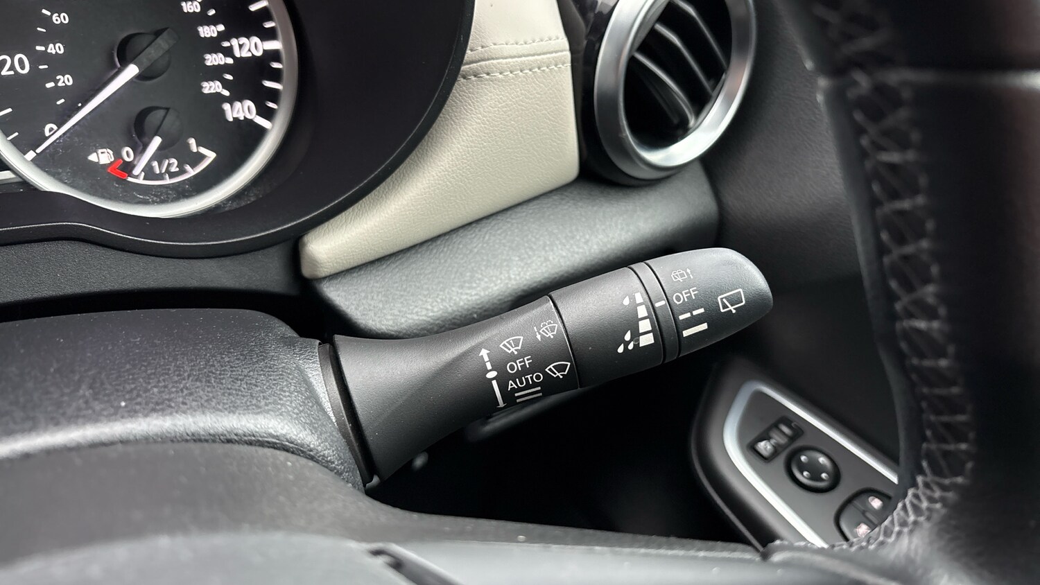 Used Nissan Micra 2023 for sale - 77516323: Photo 35