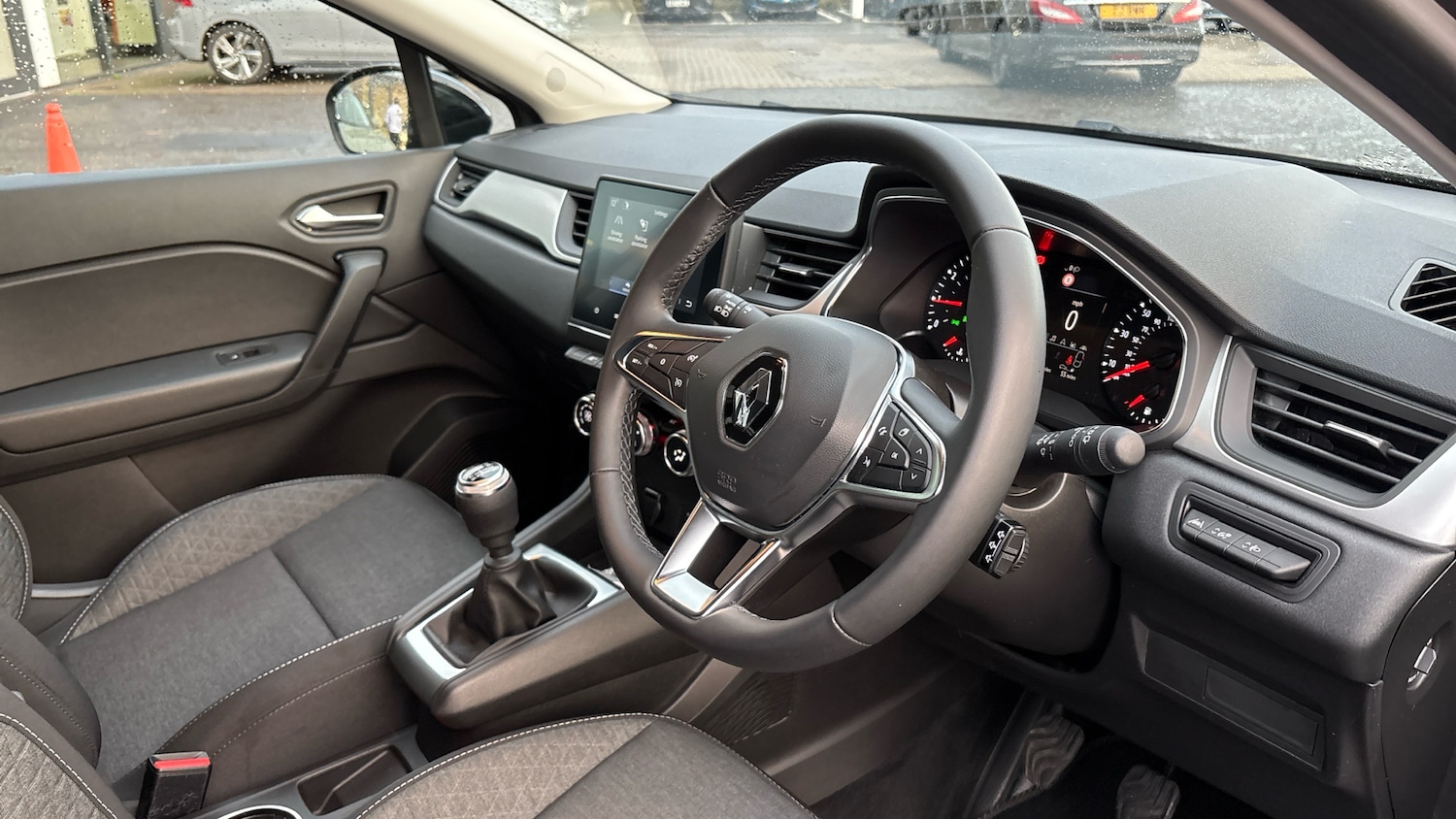 Used Renault Captur 2023 for sale - 76734336: Photo 11