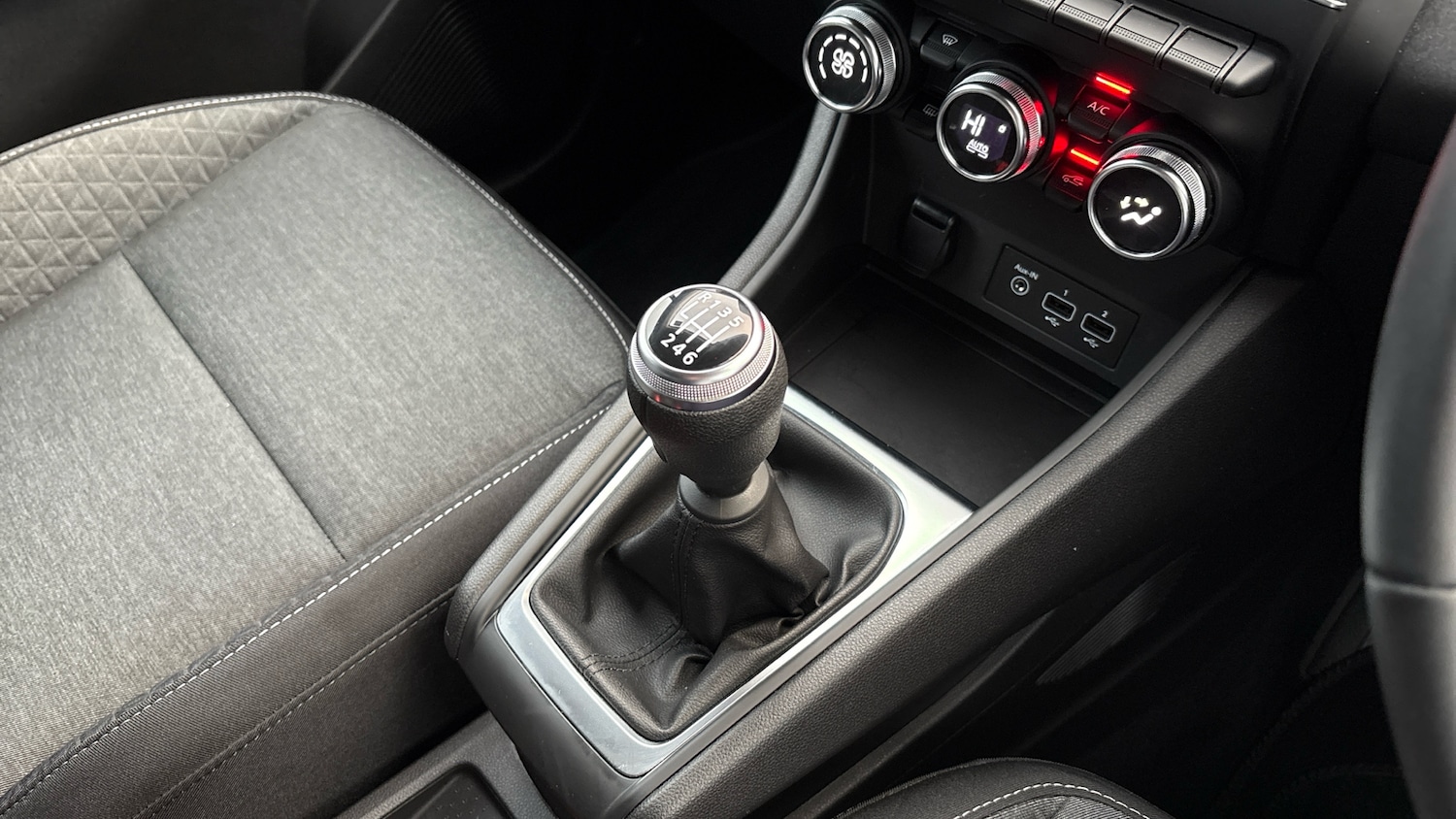 Used Renault Captur 2023 for sale - 76734336: Photo 13