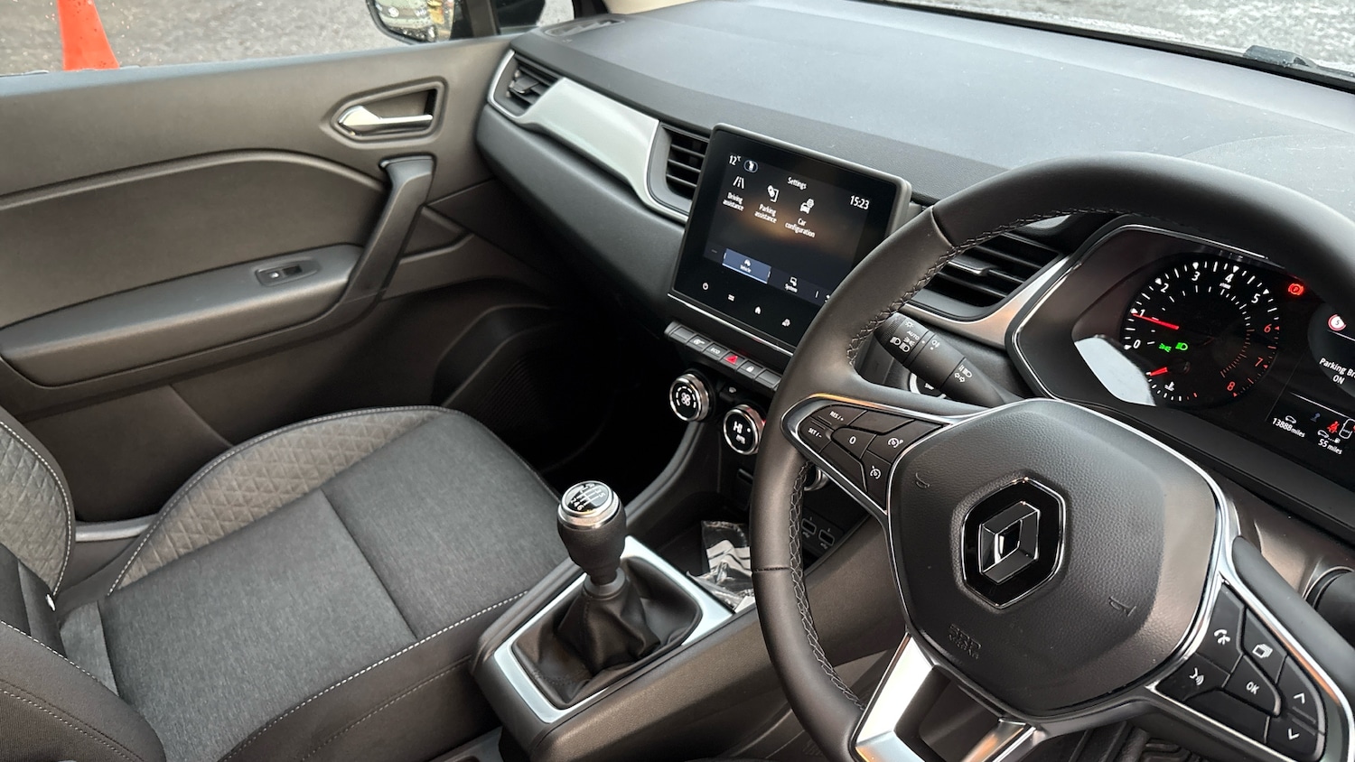 Used Renault Captur 2023 for sale - 76734336: Photo 14