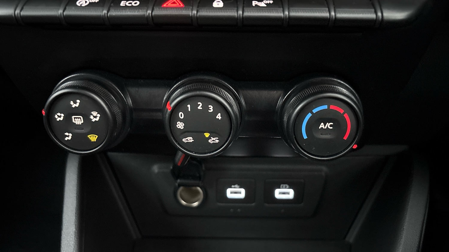 Used Dacia Duster 2023 for sale - 76718812: Photo 30