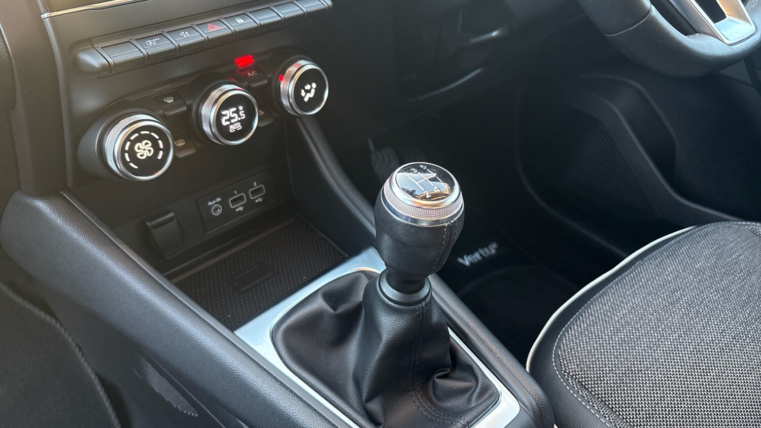 Used Renault Captur 2021 for sale - 77745347: Photo 13