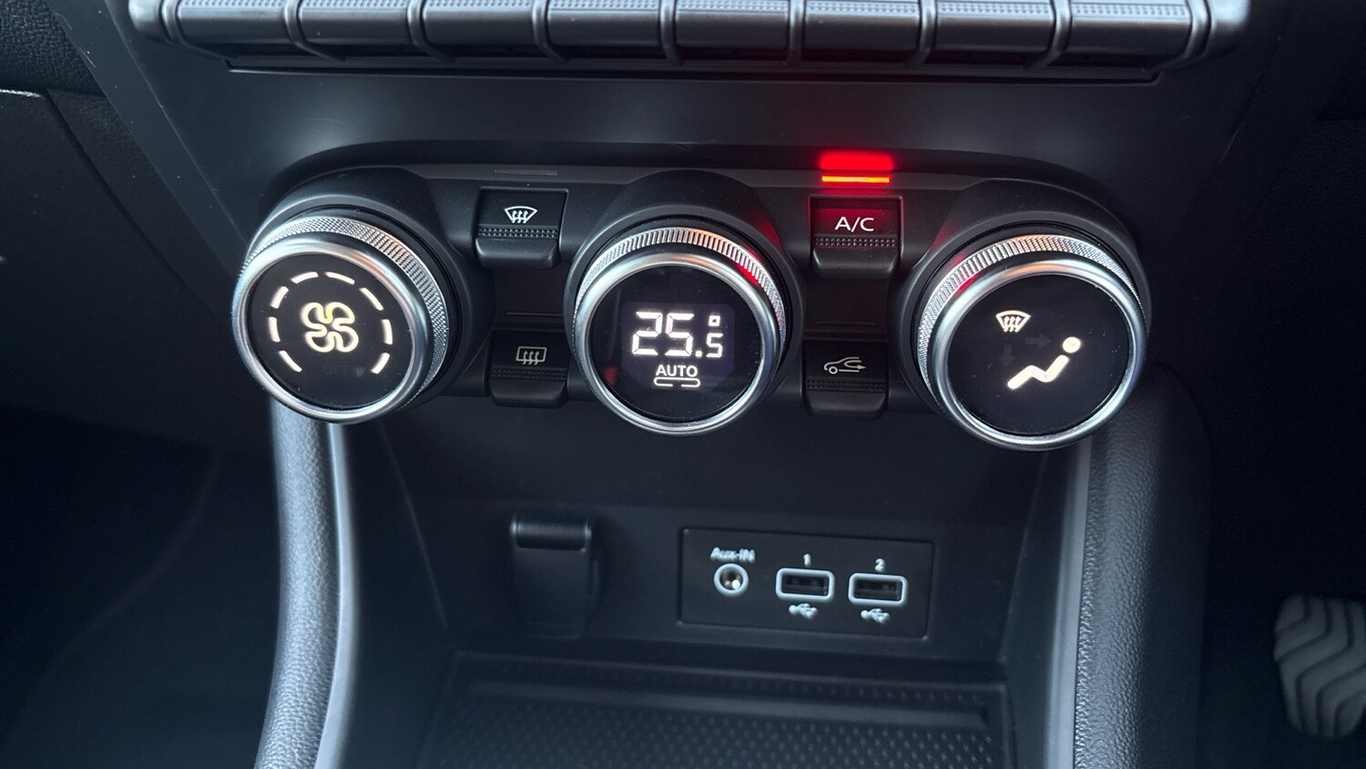 Used Renault Captur 2021 for sale - 77745347: Photo 37