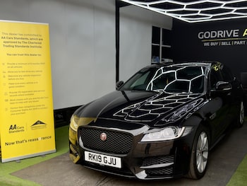 Used Jaguar XF 2019 for sale - 79387845: Photo