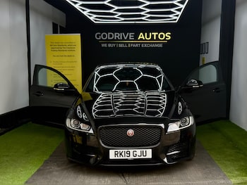 Used Jaguar XF 2019 for sale - 79387845: Photo