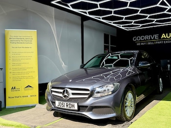 Used Mercedes-Benz C Class 2015 for sale - 79192068: Photo