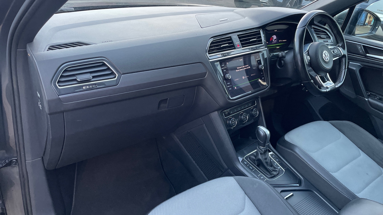 Used Volkswagen Tiguan 2018 for sale - 76482810: Photo 10