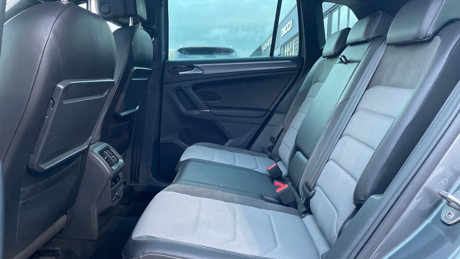 Used Volkswagen Tiguan 2018 for sale - 76482810: Photo 14