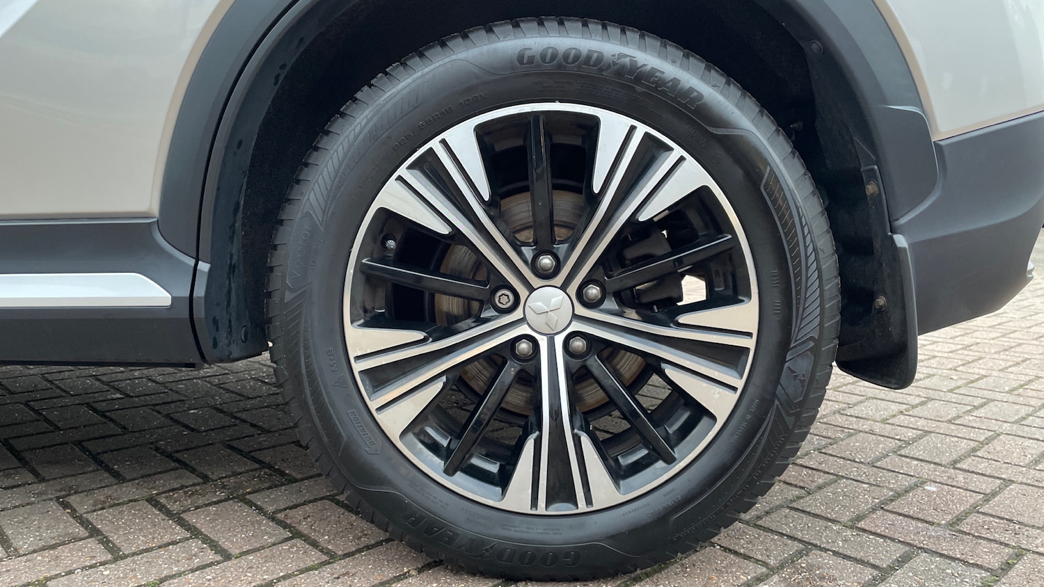 Used Mitsubishi Eclipse Cross 2018 for sale - 76687027: Photo 18