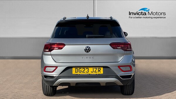 Used Volkswagen T-Roc 2023 for sale - 76030216: Photo 4