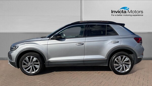 Used Volkswagen T-Roc 2023 for sale - 76030216: Photo 6