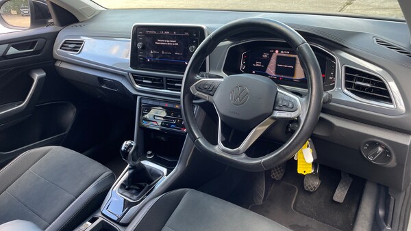 Used Volkswagen T-Roc 2023 for sale - 76030216: Photo 9