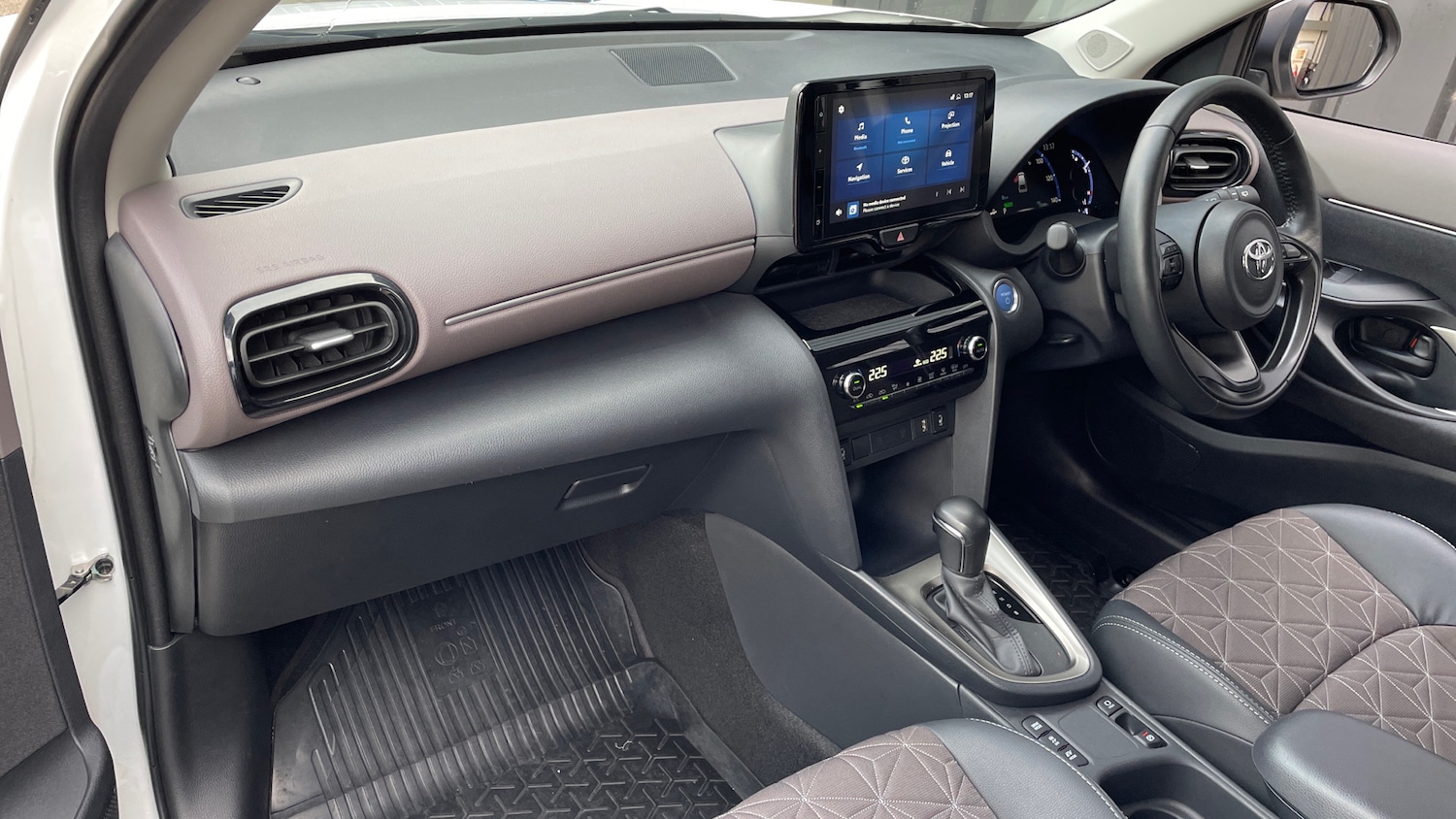 Used Toyota Yaris Cross 2023 for sale - 76618472: Photo 10