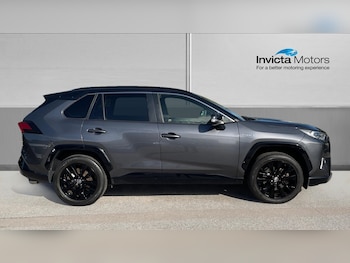 Used Toyota RAV4 2021 for sale - 76010626: Photo 2