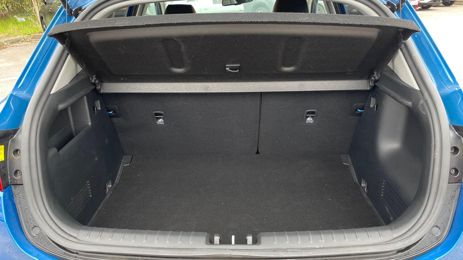 Used Kia Stonic 2023 for sale - 78098073: Photo 15