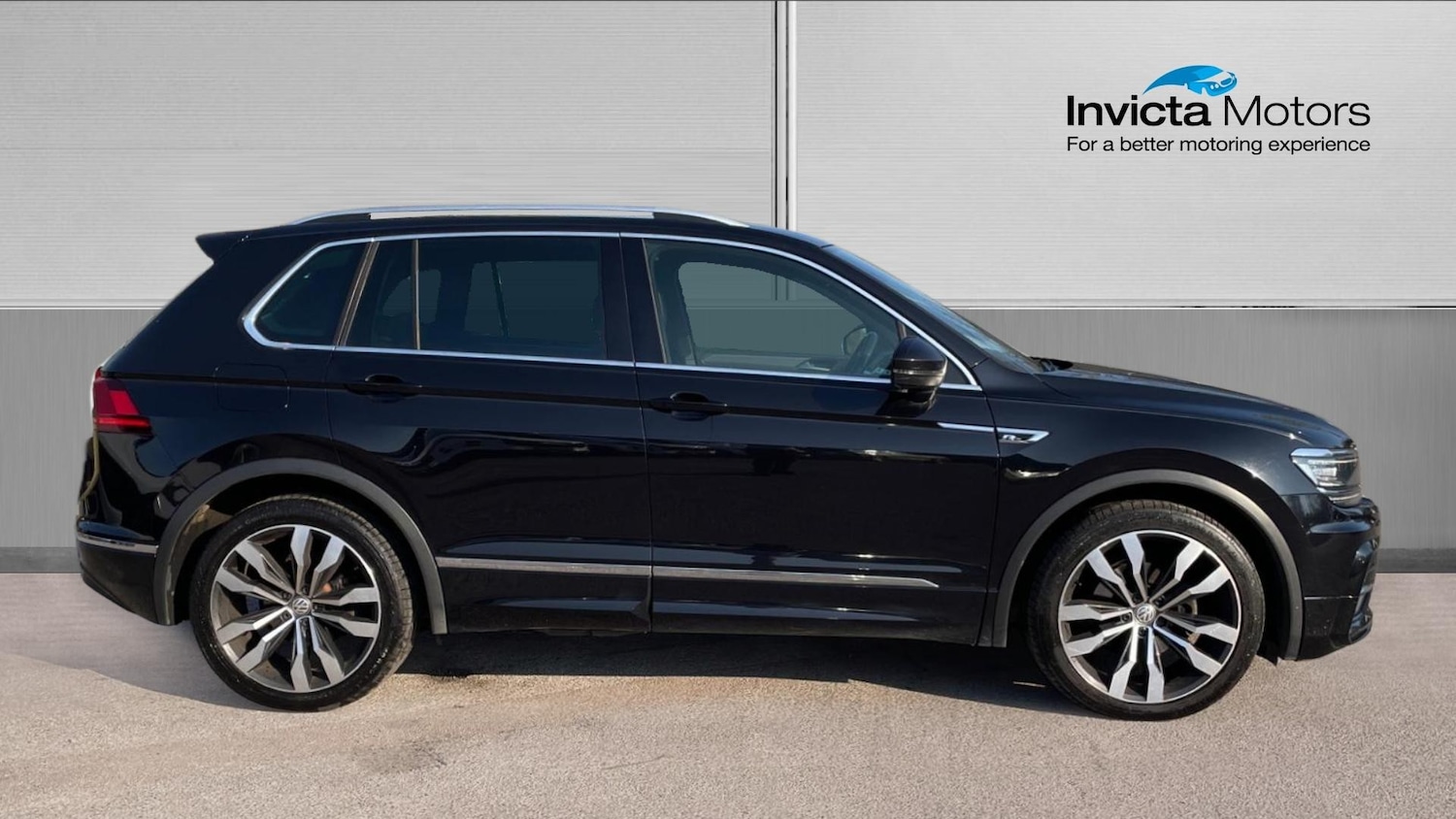Used Volkswagen Tiguan 2018 for sale - 77968547: Photo 2