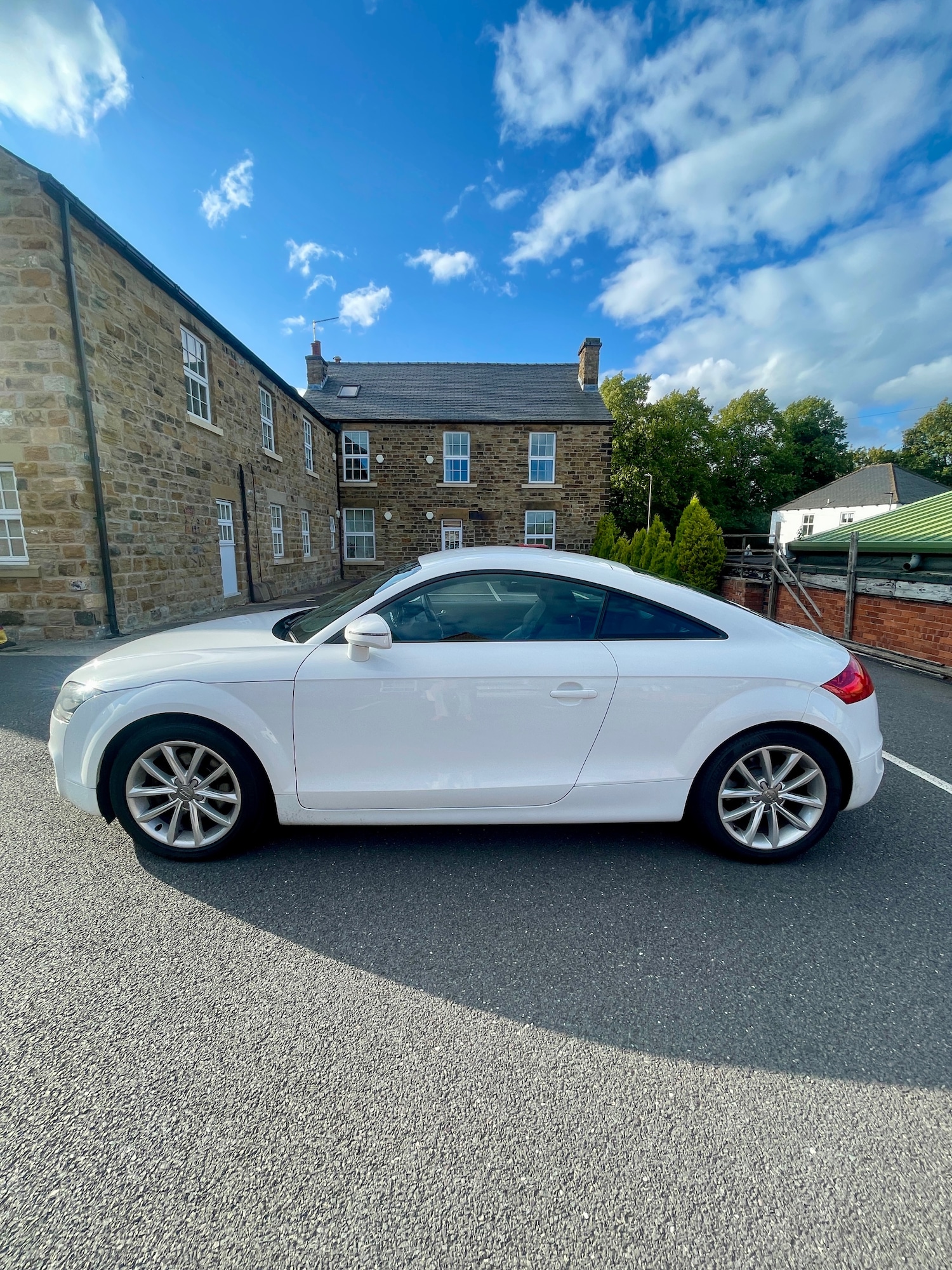 Used Audi TT 2010 for sale - 76492053: Photo 2