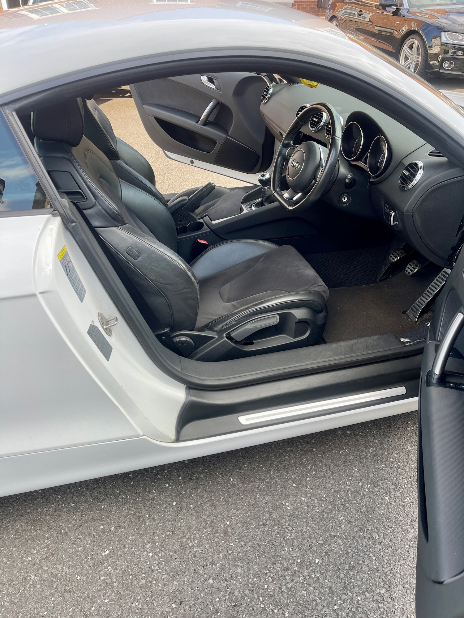 Used Audi TT 2010 for sale - 76492053: Photo 4