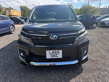 Used Toyota Voxy 2016 for sale - 79657841: Photo