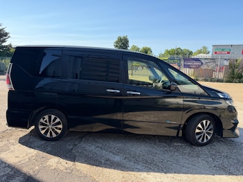 Used Nissan Serena 2016 for sale - 79062689: Photo