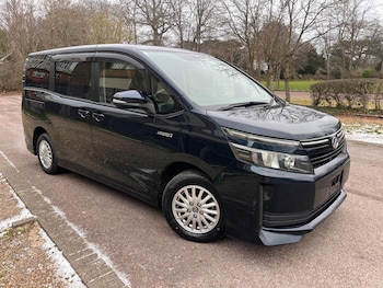 Used Toyota Voxy 2016 for sale - 78675426: Photo