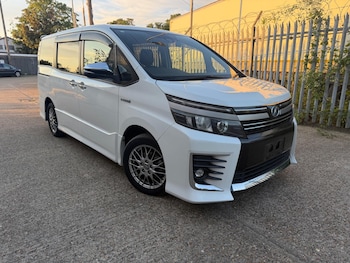 Used Toyota Voxy 2017 for sale - 79188403: Photo