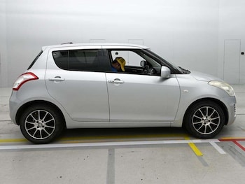 Used Suzuki Swift 2013 for sale - 78676522: Photo