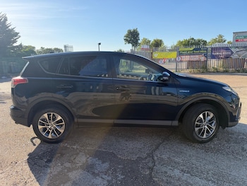 Used Toyota RAV4 2017 for sale - 79093845: Photo