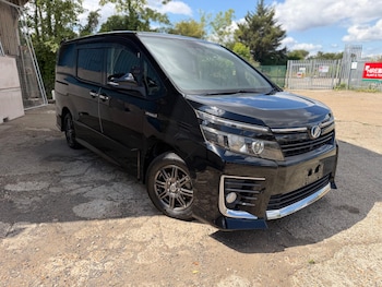 Used Toyota Voxy 2016 for sale - 79479486: Photo
